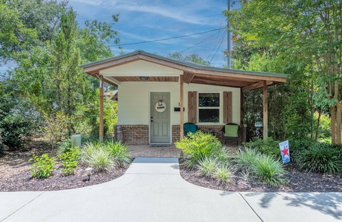 Hernando Cabaña | Lake Breeze Cottage 1