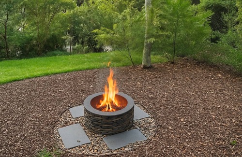 Murrays Beach Casa | Lake Breeze - bushland escape, with plunge pool