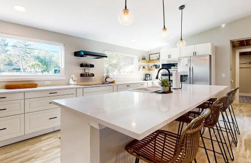 Burnet Casa | Lake Buchanan Living