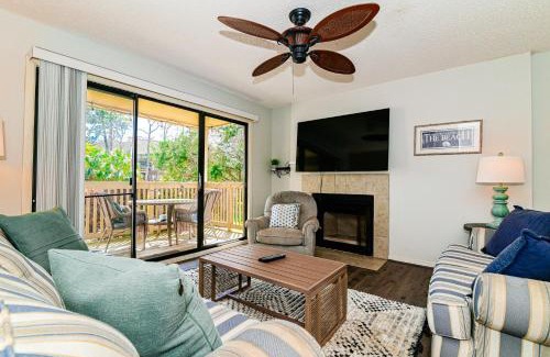 Arcadian Shores Casa | Lake Bungalow Kingston Resort w Beach and Pool