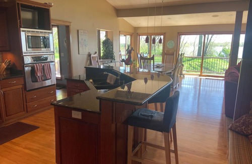 Dakota County Casa | Lake Byllesby Paradise: Serene Lakefront Non-Smoking Home