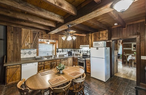 Gallatin Cabina | Lake Cabin |30 miles from Nashville