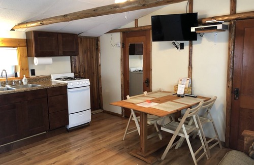 Mayfield Cabina | Cabaña 4 en Fife Lake - Precios especiales de fútbol