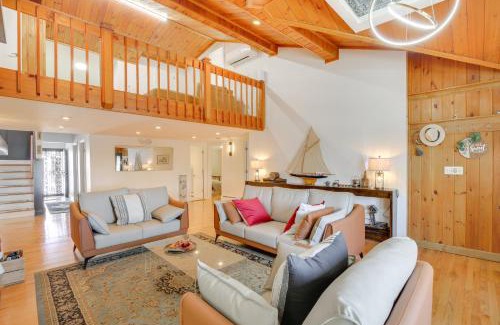 Lake Carmel Casa | Lake Carmel Access Waterfront Home with Deck!