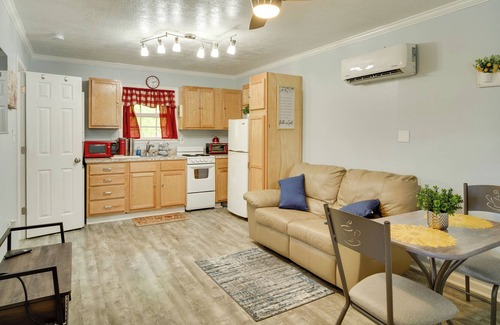Lake Charles Cabaña | Lake Charles Vacation Rental ~ 3 Mi to Downtown