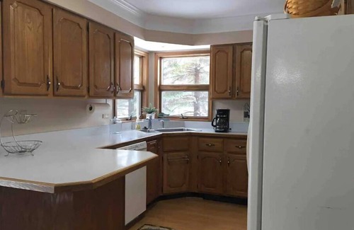 Charlevoix Casa | Lake Charlevoix Spacious Home Away From Home