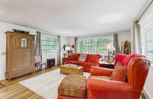 Hiawassee Casa | Lake Chatuge Cottage