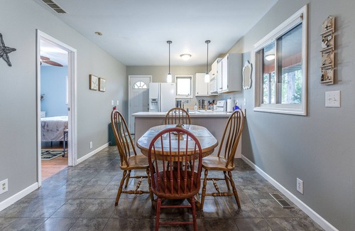 Howell Cabaña | Lake Chemung Cottage near Crystal Gardens