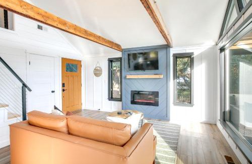 Worley Casa | Lake Coeur dAlene Cabin with Boat Slip in Worley!