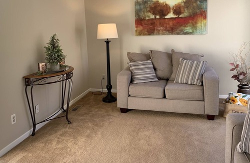 Reminderville Condominio | Lake community condo!!