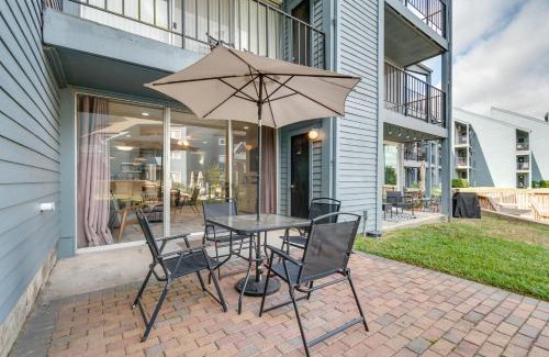Walden on Lake Conroe Apartamento | Lake Conroe Condo Patio and Water Views