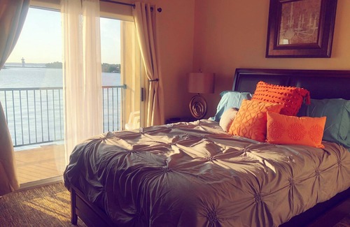 Seven Coves Condominio | Lake Conroe Waterfront Suite 205