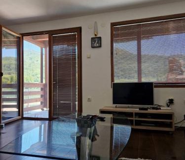 Milici Casa | Lake Cottage
