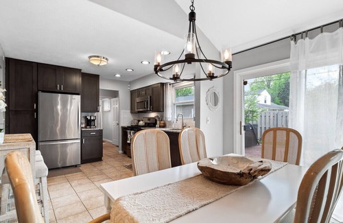 Avon Lake Apartamento | Lake Cottage|Hot Tub|Game Room|Sleeps 7