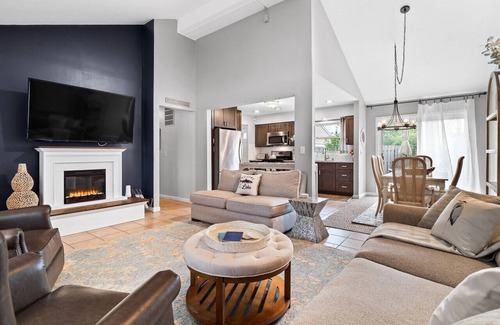 Avon Lake Apartamento | Lake Cottage|Hot Tub|Game Room|Sleeps 7