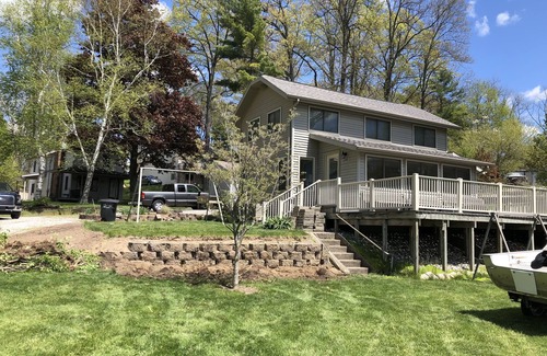 Stroh Cabaña | Lake Cottage on Big Long Lake!!