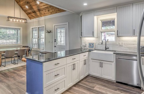 Morganton Cabina | Lake Cove Oasis - Waterfront on Lake Blue Ridge | Private Yard and Dock | Pet Friendly