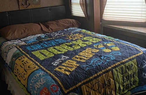 Nancy Alquiler De RV | Lake Cumberland Camper Rental, 2 miles from Wolf Creek Marina