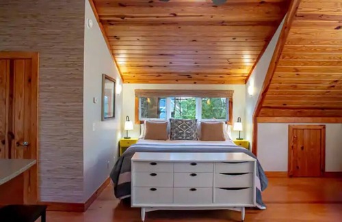 Shorewood-Tower Hills-Harbert Cabina | Lake Effect Hideaway at Warren Dunes
