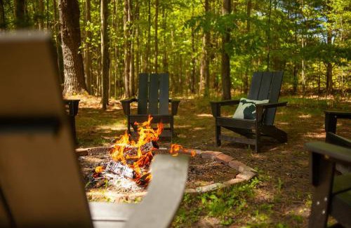 Holland Casa | Lake Effect Lodge 3 Minutes From Laketown Beach!