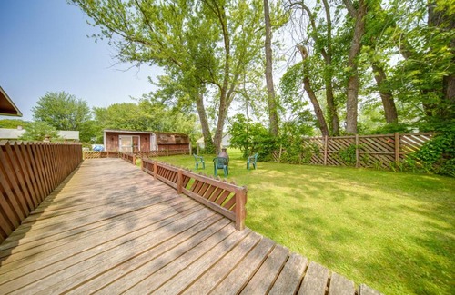 Conneaut Casa | Lake Erie Getaway with Private Pool and Yard!