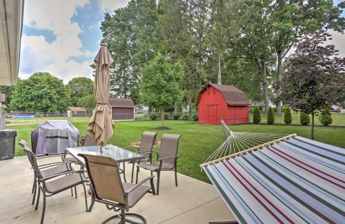 Amherst Apartamento | Lake Erie Unit with Fire Pit 30 Mi to Cedar Point!