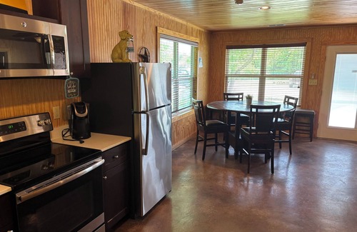 Frisco Casa | Lake Escape - 16 Person Bunkhouse.