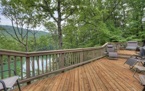 Big Canoe Casa | Lake Escape - Lounge with Scenic Lake Views