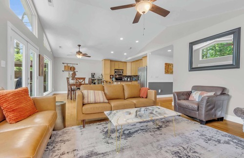 Lyman Casa | Lake Escape - Paddle Cove - 6 Bedrooms