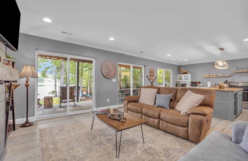 Lyman Casa | Lake Escape - Paddle Cove - 6 Bedrooms