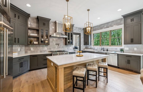Lebanon Casa | Lake Estate w private Dock on 2 acres Just outside Nashville, Tn!!!