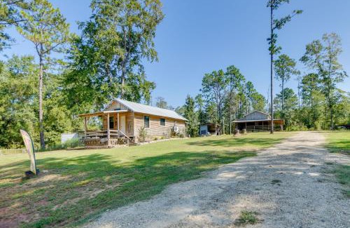 Abbeville Casa | Lake Eufaula Access Cozy Wood Cabin with Yard!