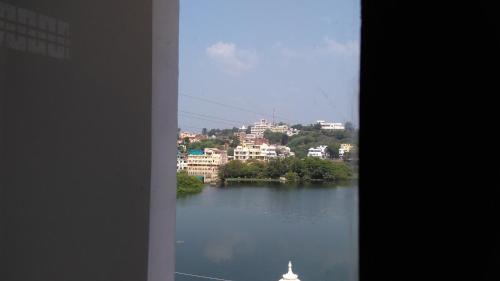 Lake Swaroop Sagar Casa | Lake face