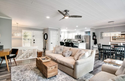 Sapphire Casa | Lake Fairfield Hideaway