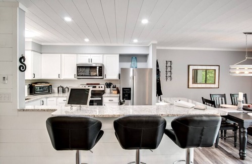Sapphire Casa | Lake Fairfield Hideaway
