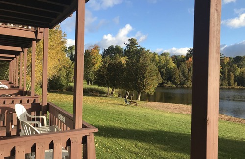 Copper Harbor Condominio | Lake Fanny Hooe Resort-2 Bed With Balcony #12 1 Bedroom Hotel Room by RedAwning