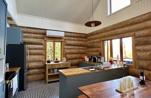 Saint Donat Chalet De Esquí | Lake front Cottage for Rent in St-Donat / Chalet sur lac à louer