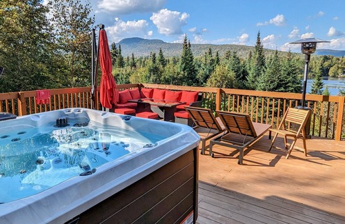 Saint Donat Chalet De Esquí | Lake front Cottage for Rent in St-Donat / Chalet sur lac à louer