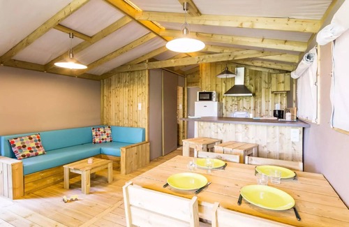 Sainte-Catherine-de-Fierbois Casa | Lake Lodge - 2 Schlafzimmer - 1 Badezimmer 4 Personen