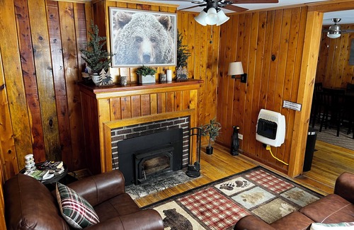 Saint Mary's Cabina | Lake Front 1-bedroom cabin in St. Mary's Glacier, Idaho Springs