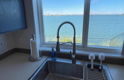 Moses Lake Condominio | Lake Front 2-bedroom condo on beatiful Moses Lake with Private Hot Tub