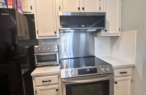 Cornelius Condominio | Lake front 2Bedroom & 2bath condo
