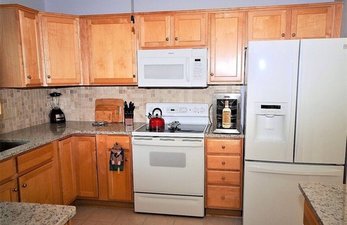 Hardy Casa | LAKE FRONT, 3 DORMITORIOS, 3 1/2 BAÑO, 3 DECK, 2 CHIMENEA, 2 JACUZZI, 4 KAYAK, WIFI