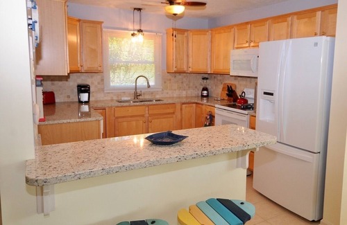 Hardy Casa | LAKE FRONT, 3 DORMITORIOS, 3 1/2 BAÑO, 3 DECK, 2 CHIMENEA, 2 JACUZZI, 4 KAYAK, WIFI