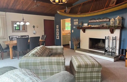 Cynthiana Casa | Lake front 3-bedroom house @ Rocky Fork Lake with Private Dock