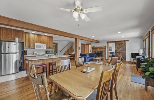 Monterey Casa | - Lake Front 4 Bdr w/ Fast Internet! -