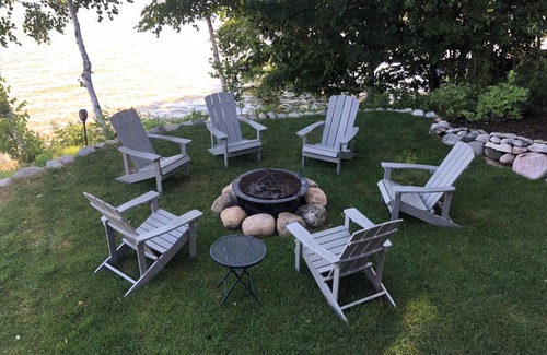 Empire Cabaña | Lake front at its finest!