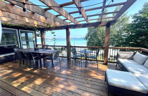 Empire Cabaña | Lake front at its finest!