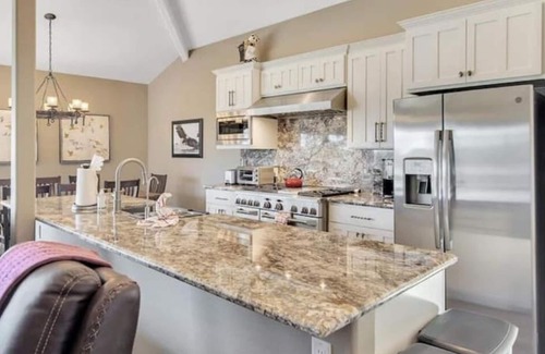 Oak Shores Casa | Lake Front at the Dragon w/ Dock
