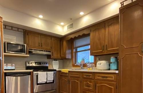 Greentown Casa | Lake Front Big Wally Lake (Wallenpaupack) Motor Boat, Cozy Stay for All Seasons